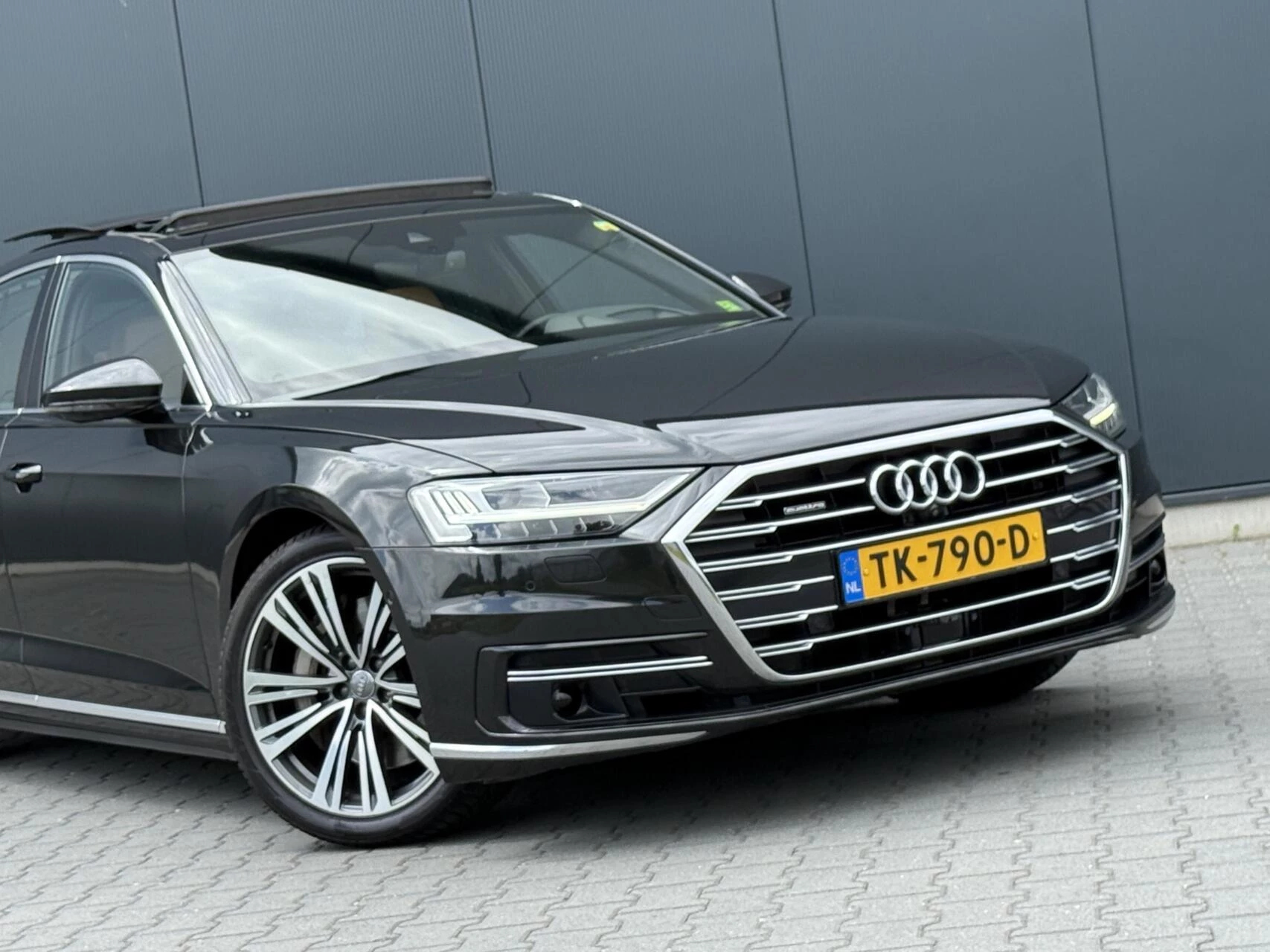 Hoofdafbeelding Audi A8