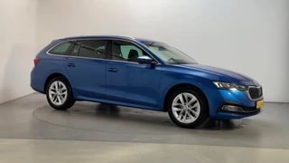 Skoda Octavia Combi 1.0 e-TSI Business Edition Plus Parkeersensoren Apple CarPlay CruiseControl