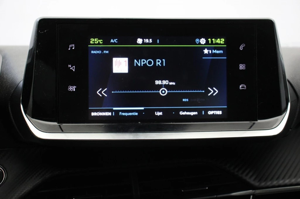 Hoofdafbeelding Peugeot e-208