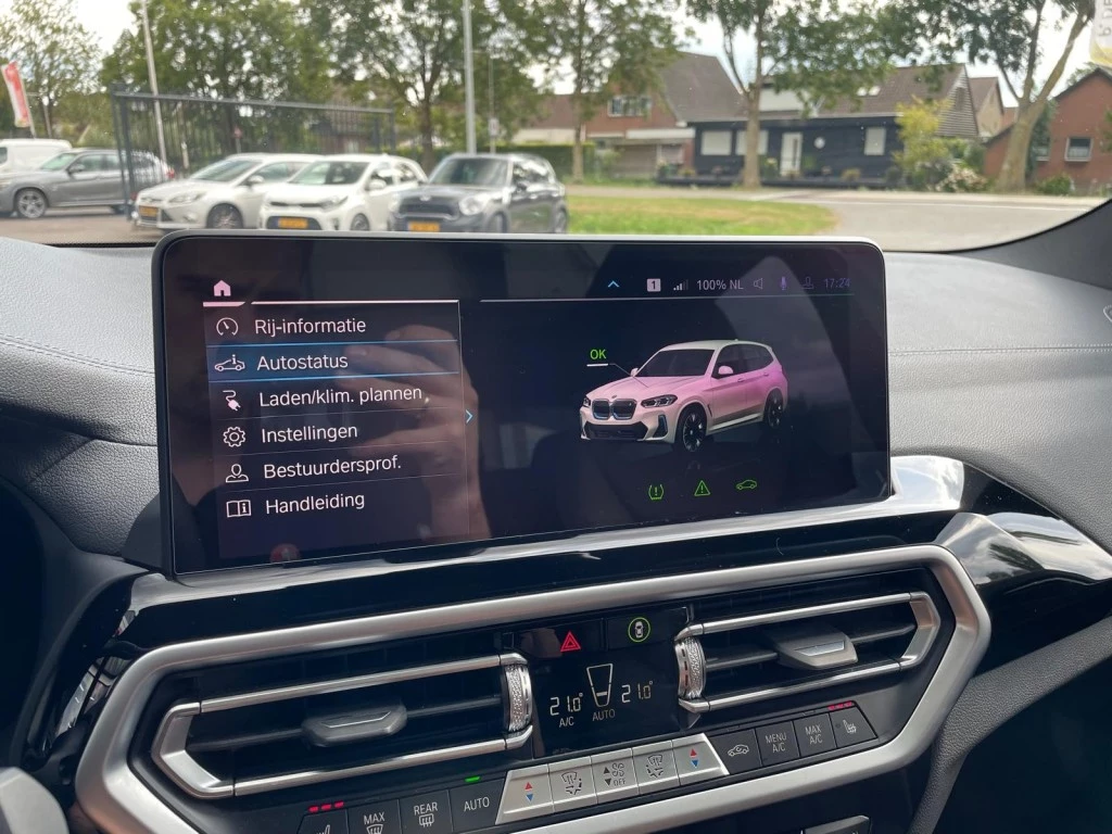 Hoofdafbeelding BMW iX3