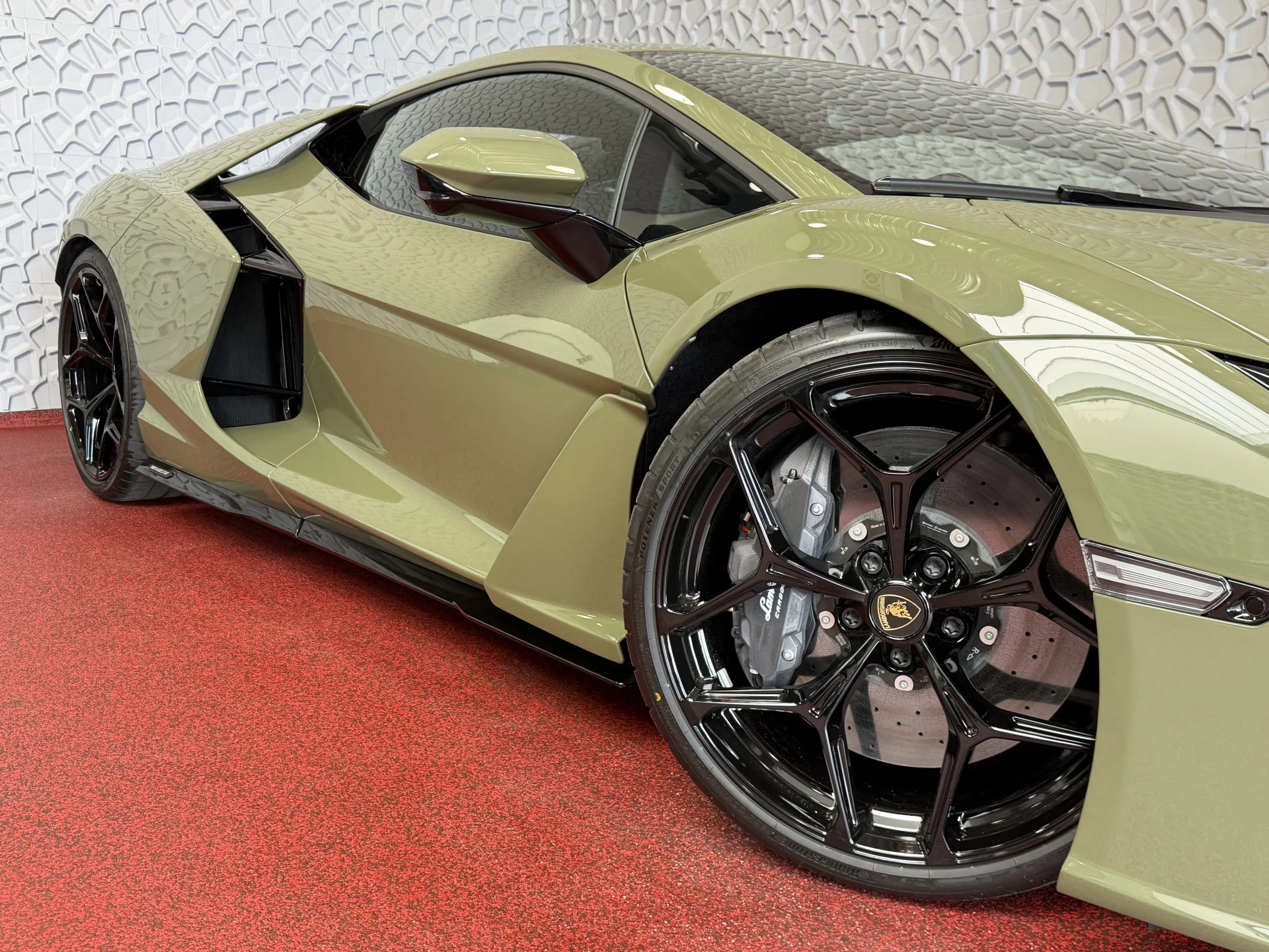 Hoofdafbeelding Lamborghini Revuelto