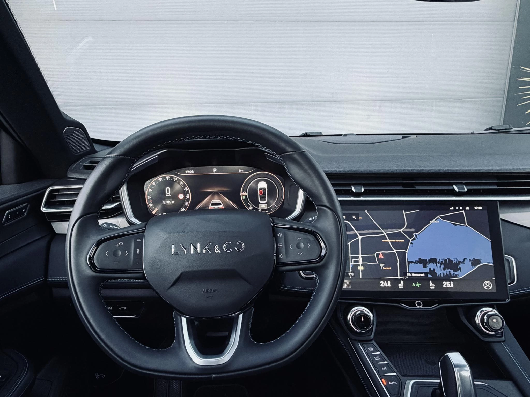 Hoofdafbeelding Lynk & Co 01