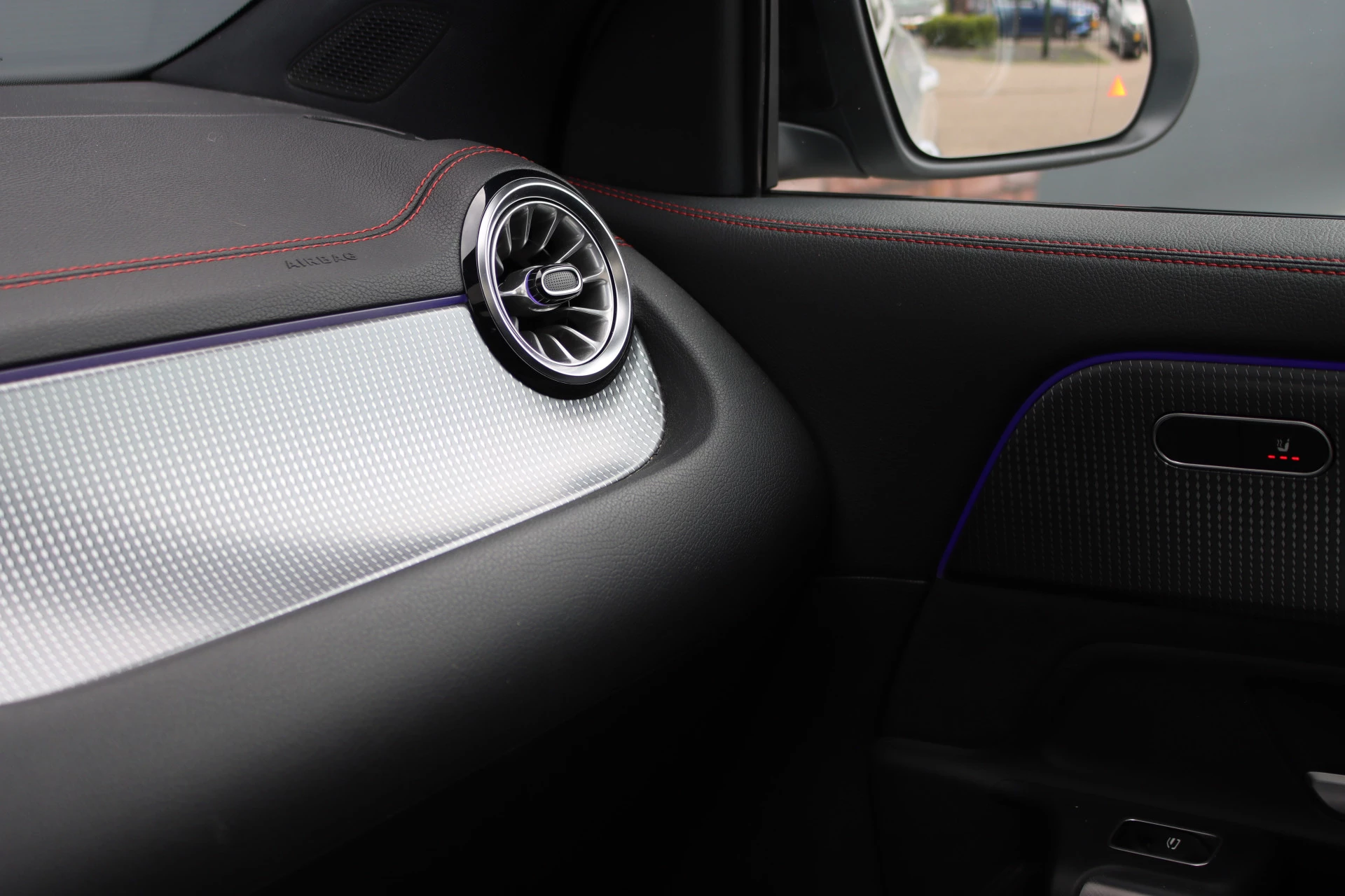 Hoofdafbeelding Mercedes-Benz EQA