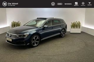 Hoofdafbeelding Volkswagen Passat Volkswagen Passat Variant GTE 1.4 TSI 218pk DSG PHEV Business | Trekhaak Zwenkbaar, Panoramadak, Elektr. Achterklep, Camera |