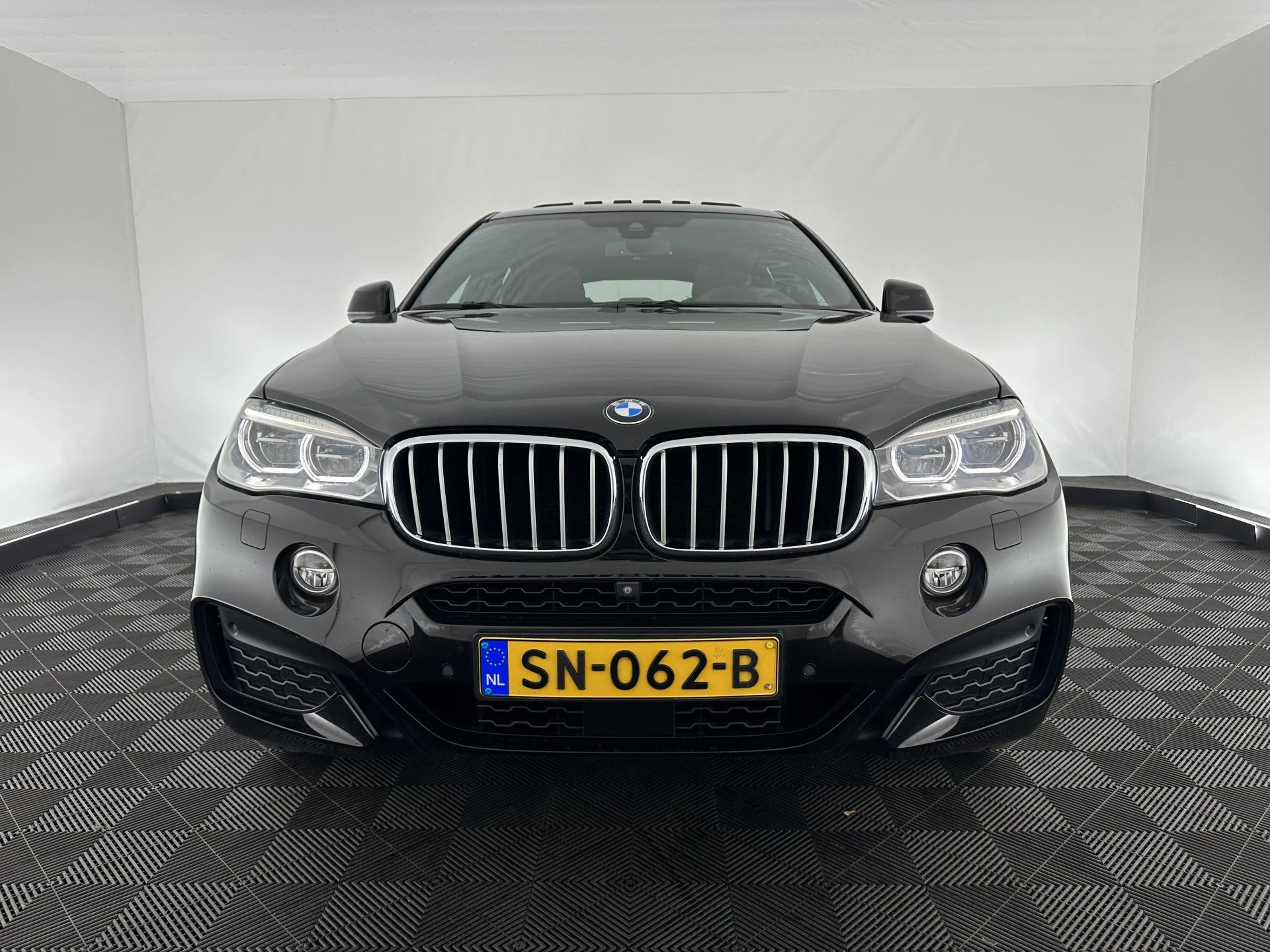 Hoofdafbeelding BMW X6