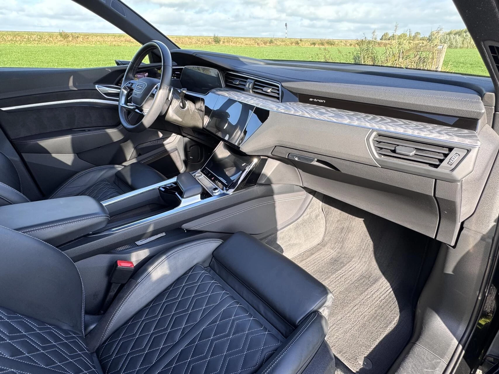 Hoofdafbeelding Audi e-tron