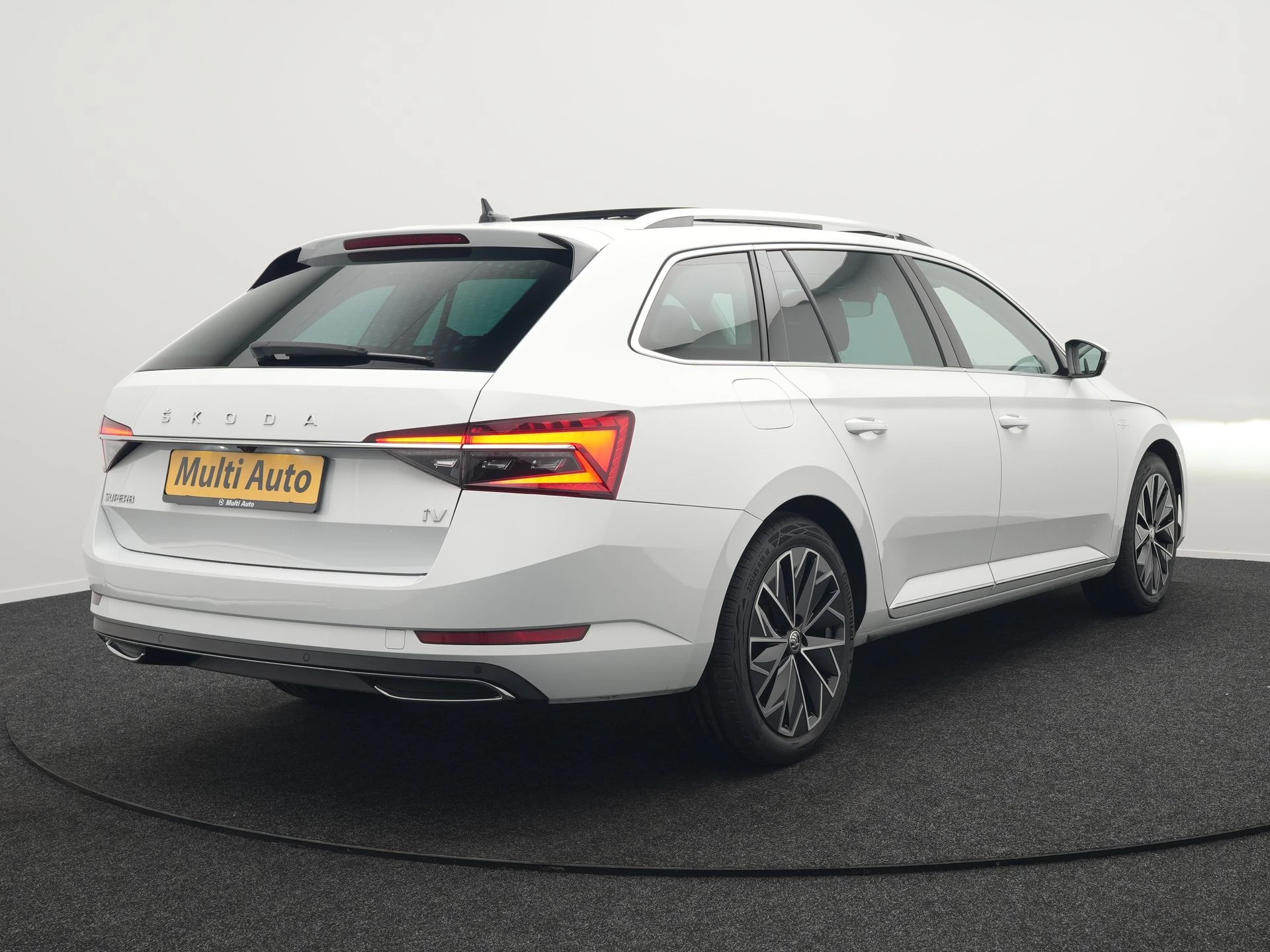 Hoofdafbeelding Škoda Superb