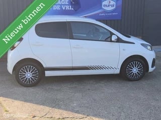 Peugeot 108 1.0 e-VTi Active,5 drs  airco, black and White.