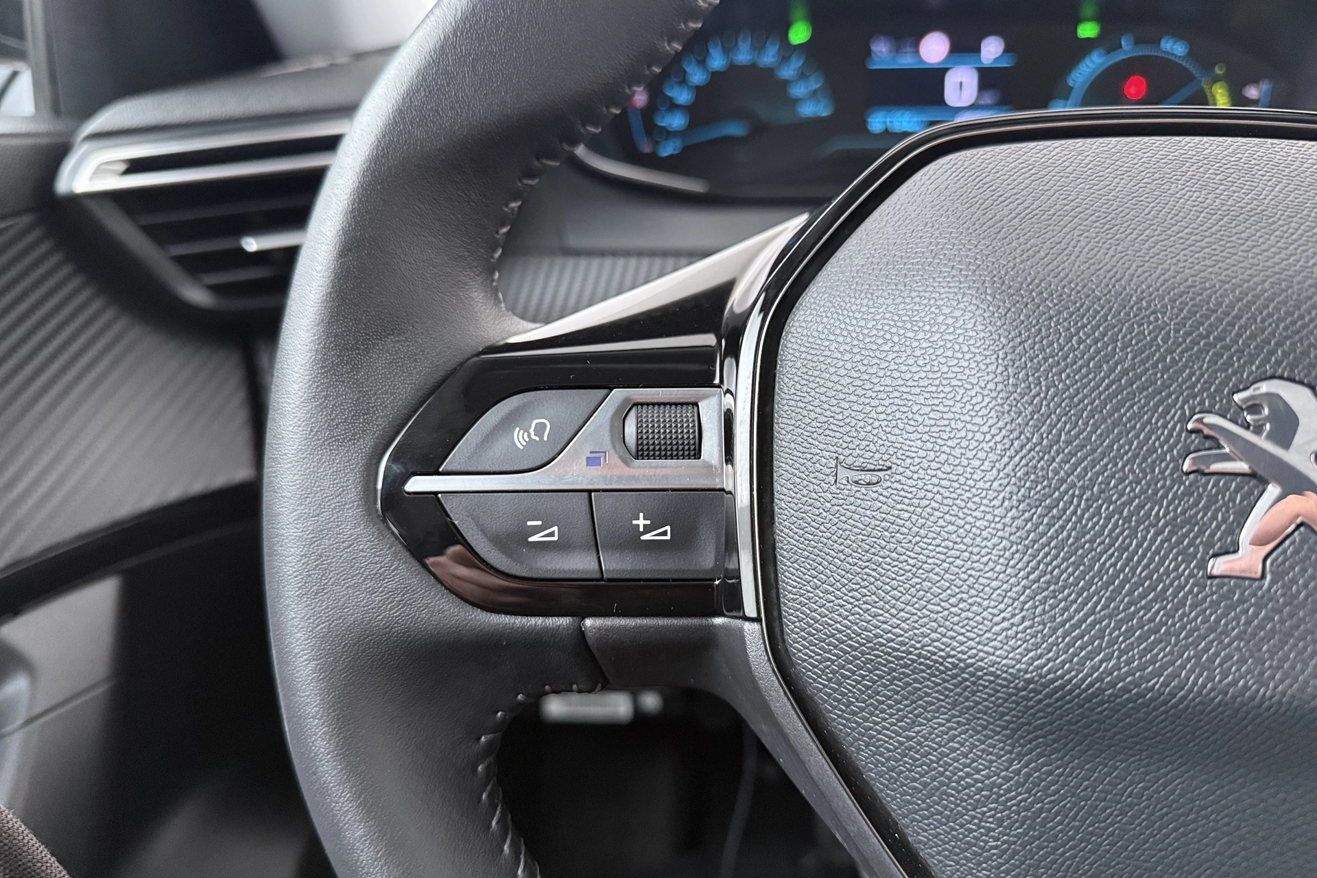 Hoofdafbeelding Peugeot e-2008