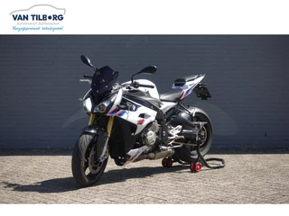 Hoofdafbeelding BMW S 1000 R BMW S 1000 R Jaarbeurt 2025 begin december uitgevoerd OUTLET | SUPERDEAL | OPRUIMING | AKRAPOVIC