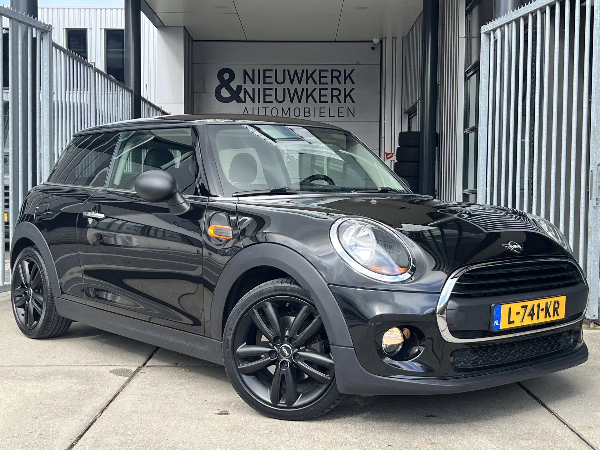Hoofdafbeelding MINI One