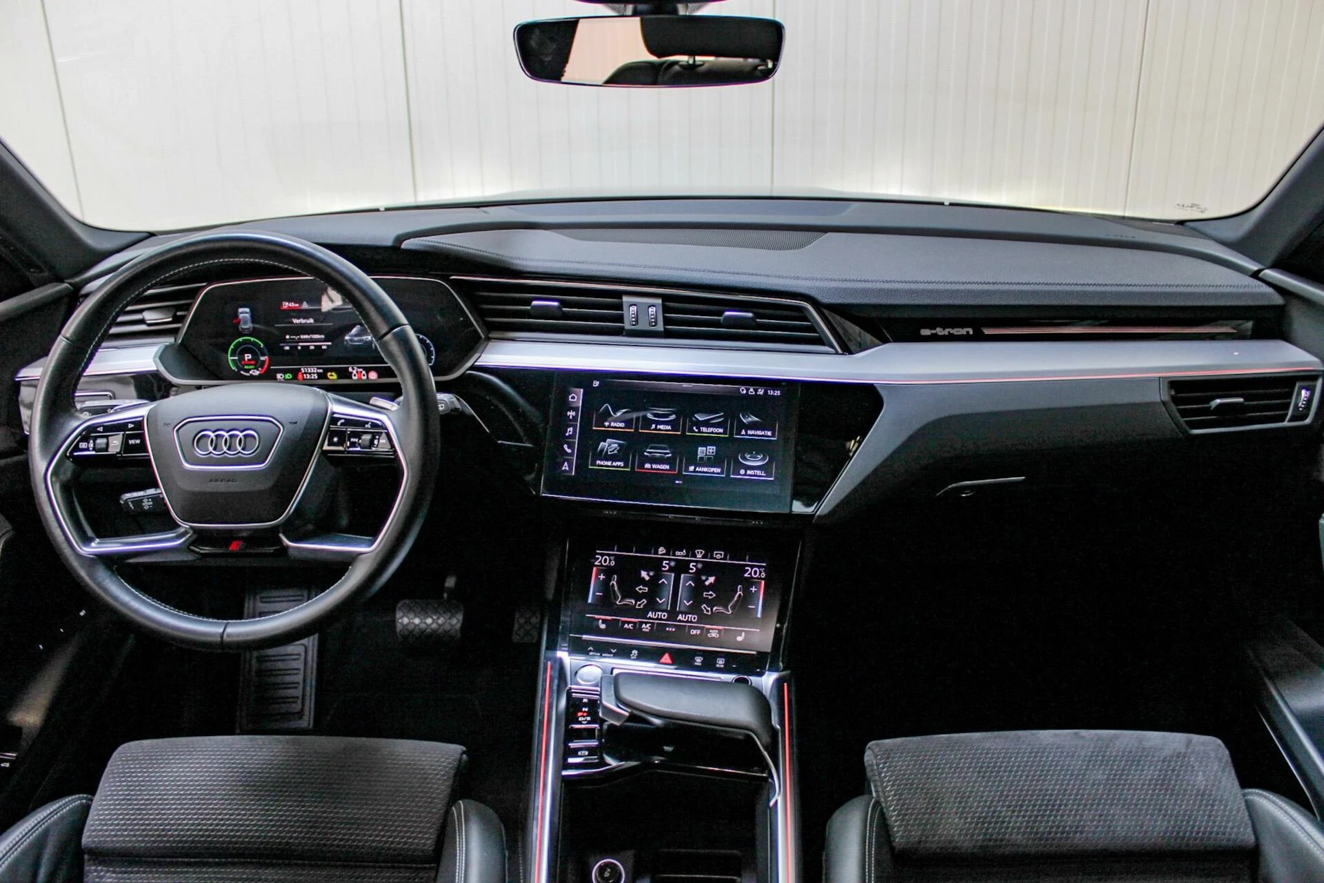 Hoofdafbeelding Audi e-tron