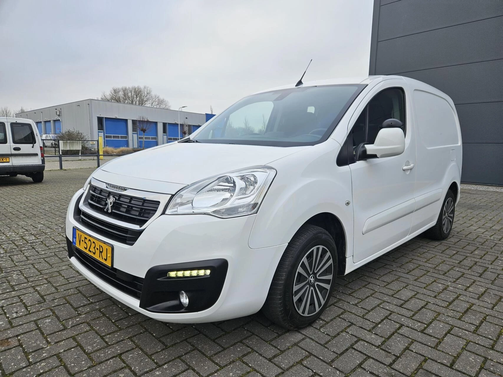 Hoofdafbeelding Peugeot Partner