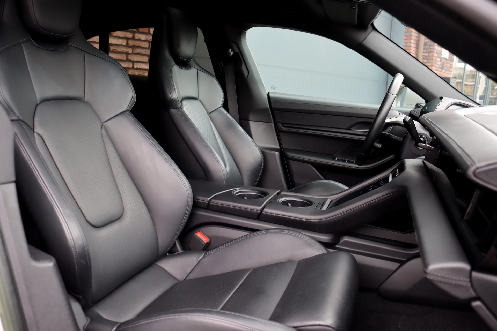 Hoofdafbeelding Porsche Taycan