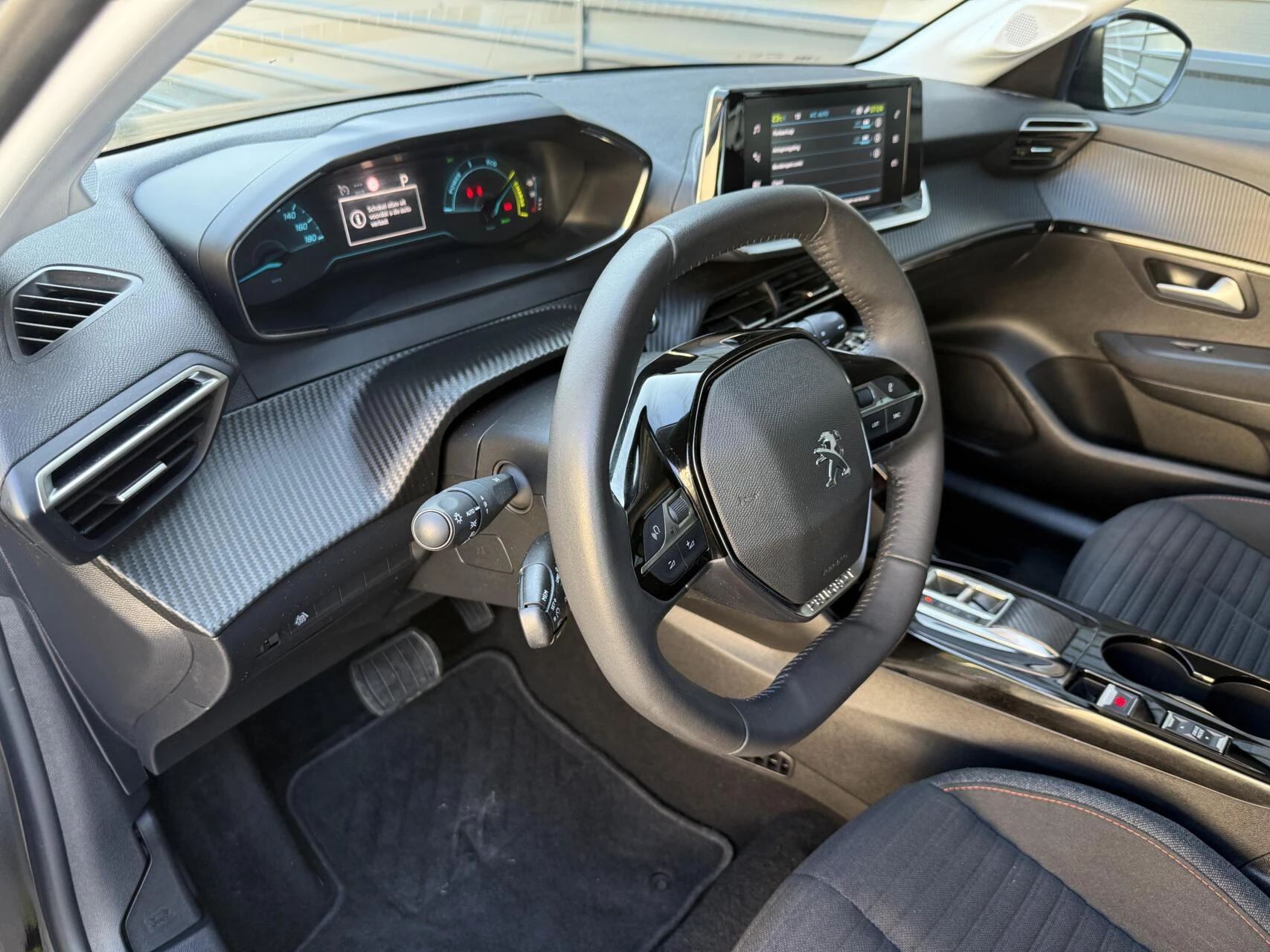 Hoofdafbeelding Peugeot e-208