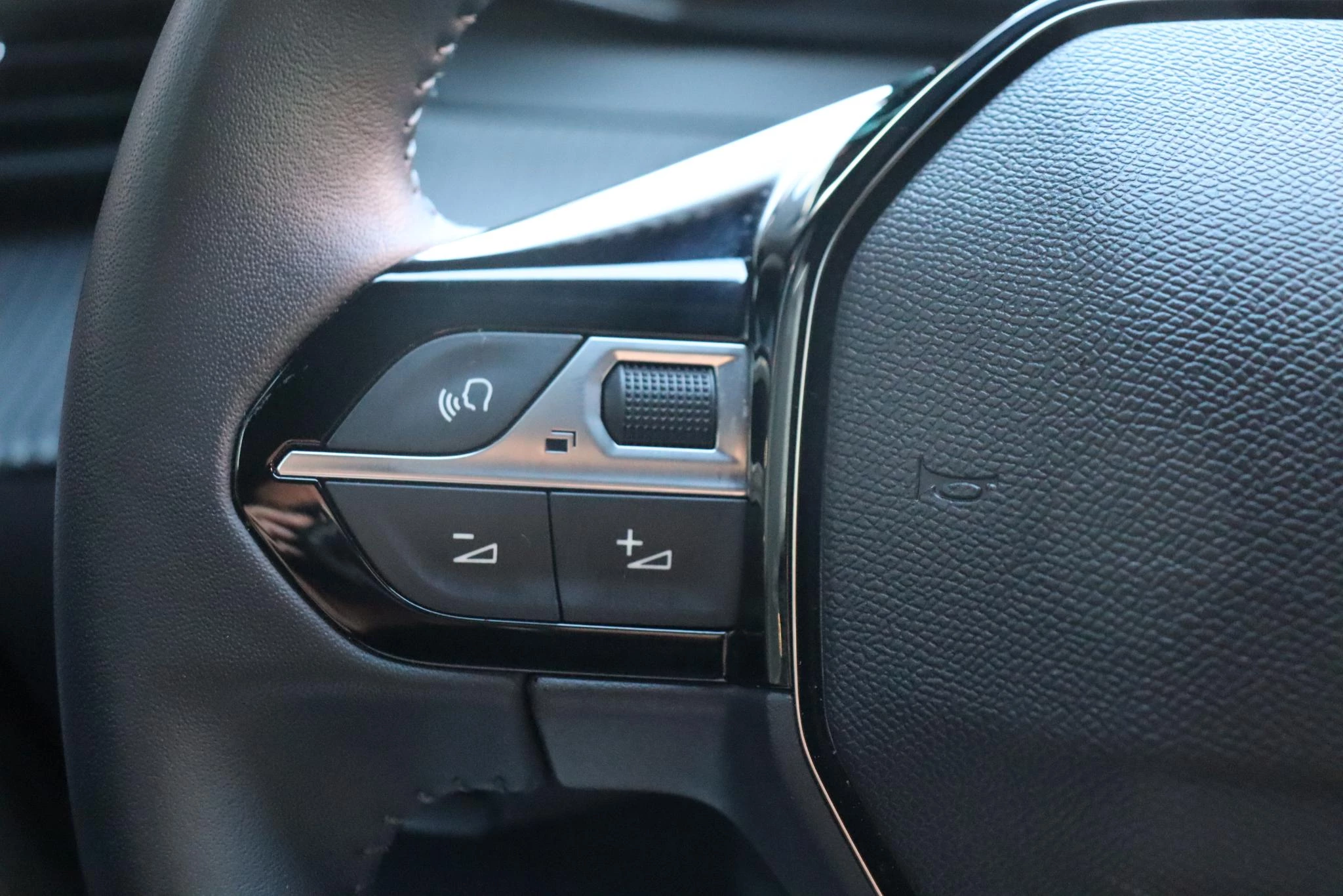 Hoofdafbeelding Peugeot e-2008