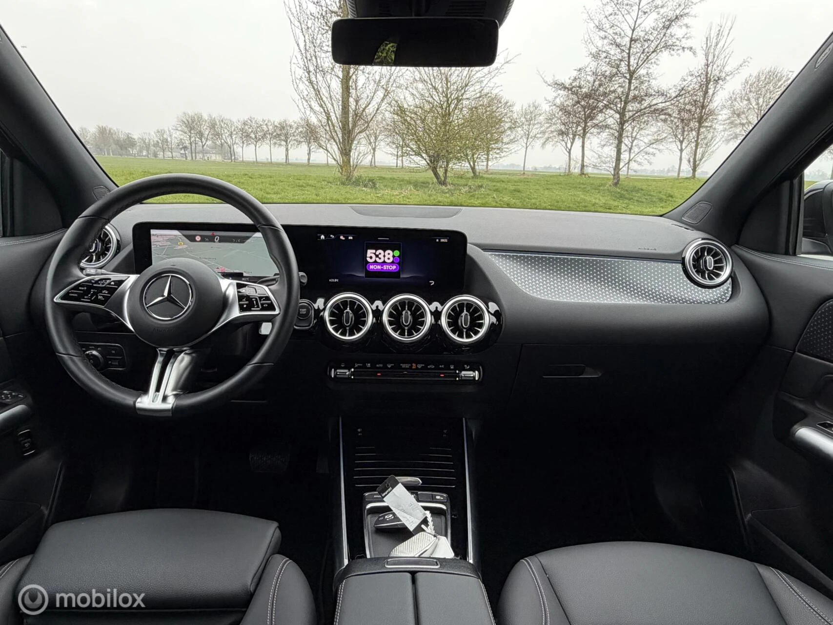 Hoofdafbeelding Mercedes-Benz EQA