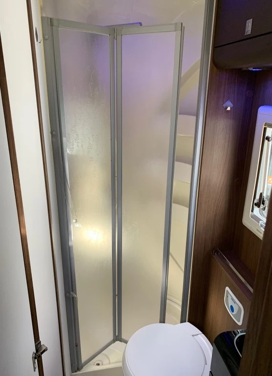 Hoofdafbeelding Roller Team T-line 255 Airco 6x Slaappl. 5 Zitpl.