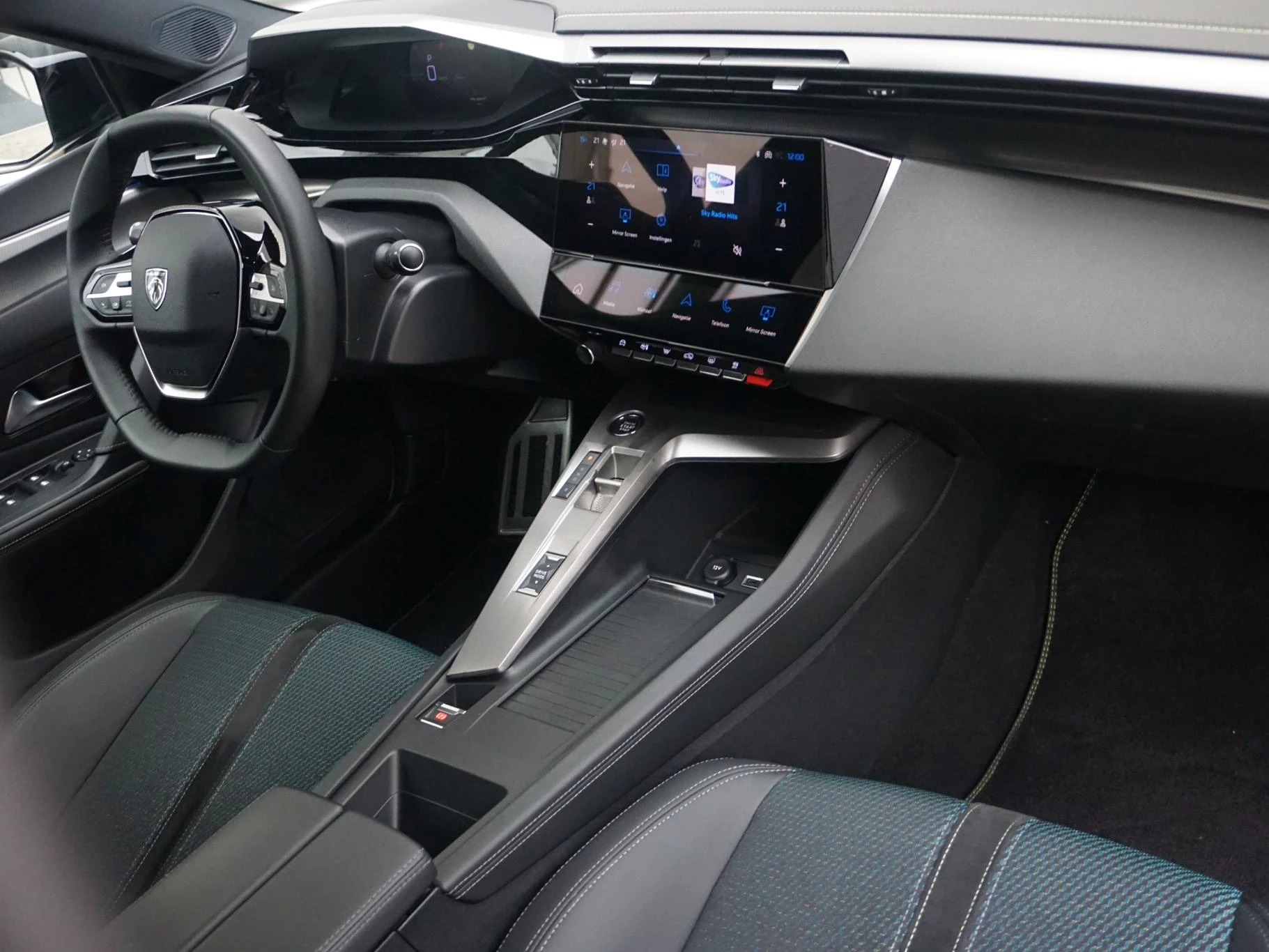 Hoofdafbeelding Peugeot e-308