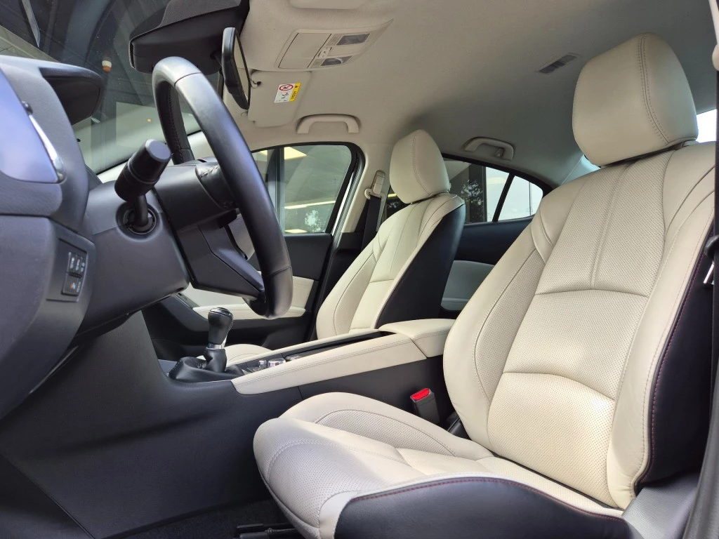 Hoofdafbeelding Mazda 3