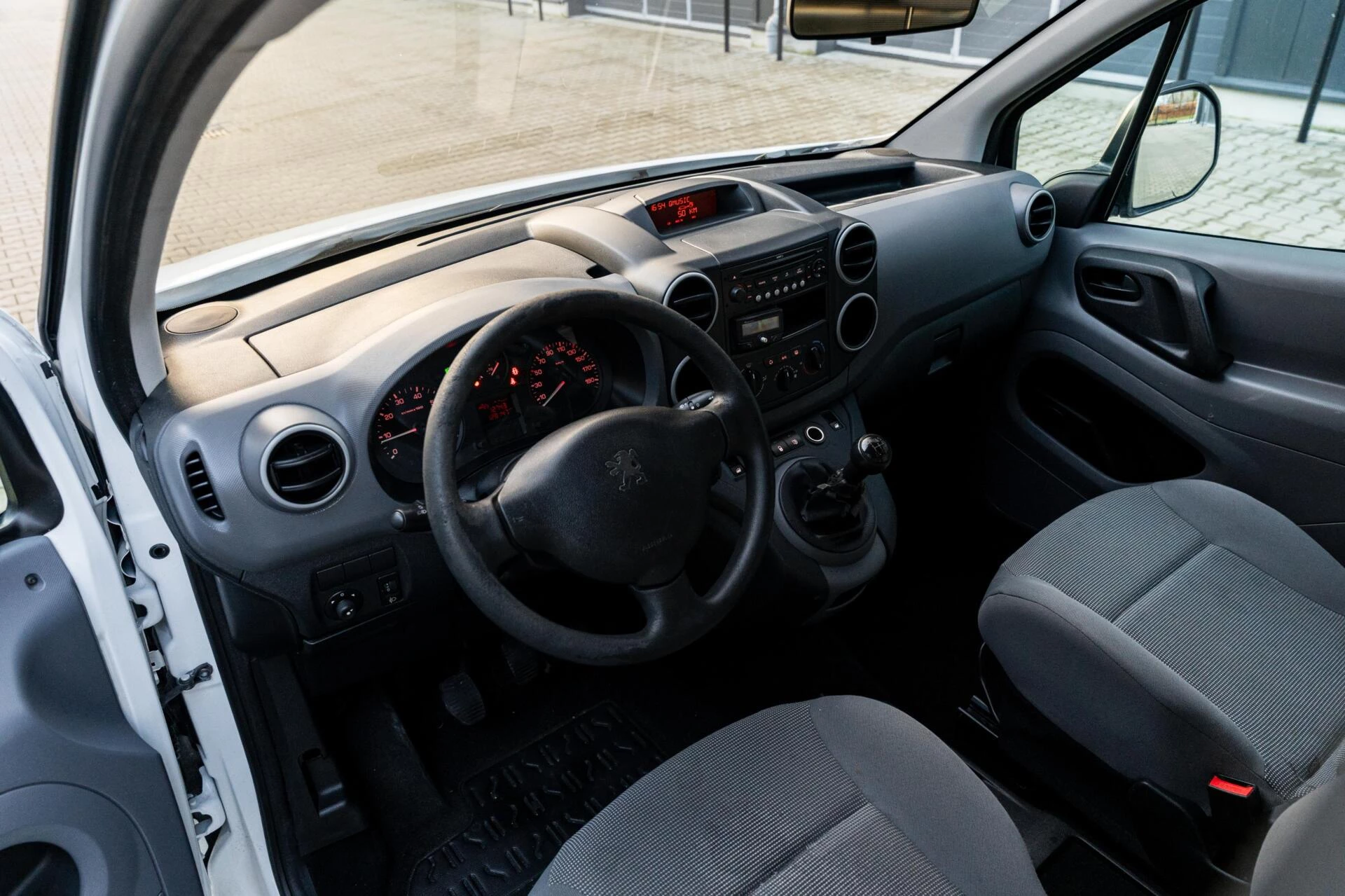 Hoofdafbeelding Peugeot Partner