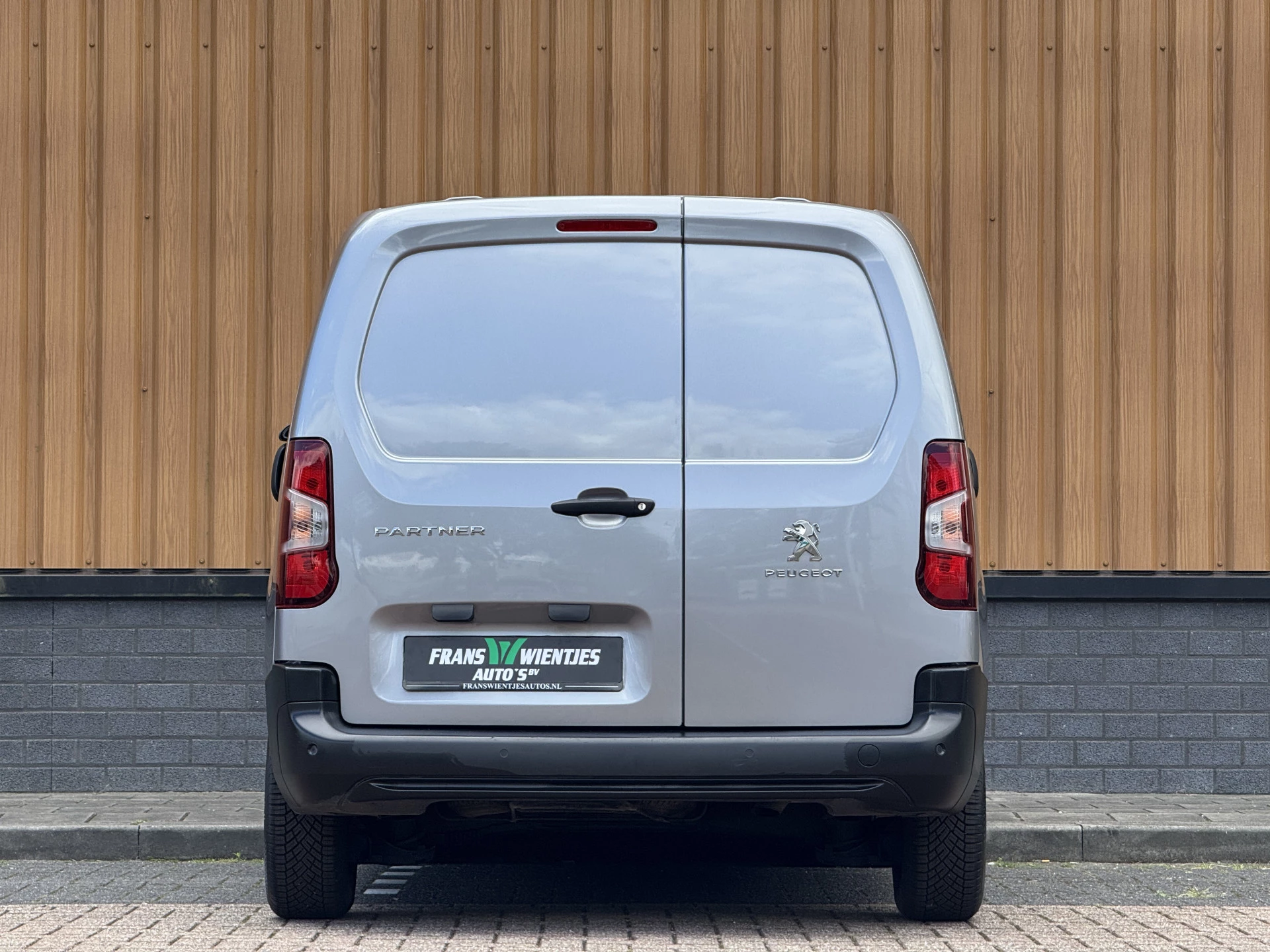 Hoofdafbeelding Peugeot Partner