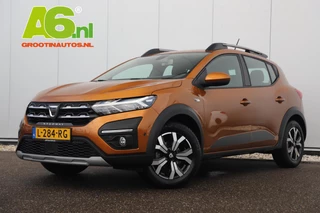 Hoofdafbeelding Dacia Sandero Stepway Dacia Sandero Stepway 1.0 TCe 100 Bi-Fuel Comfort Keyless Navigatie Carplay Android 16 inch LMV Clima Cruise Achteruitrijcamera