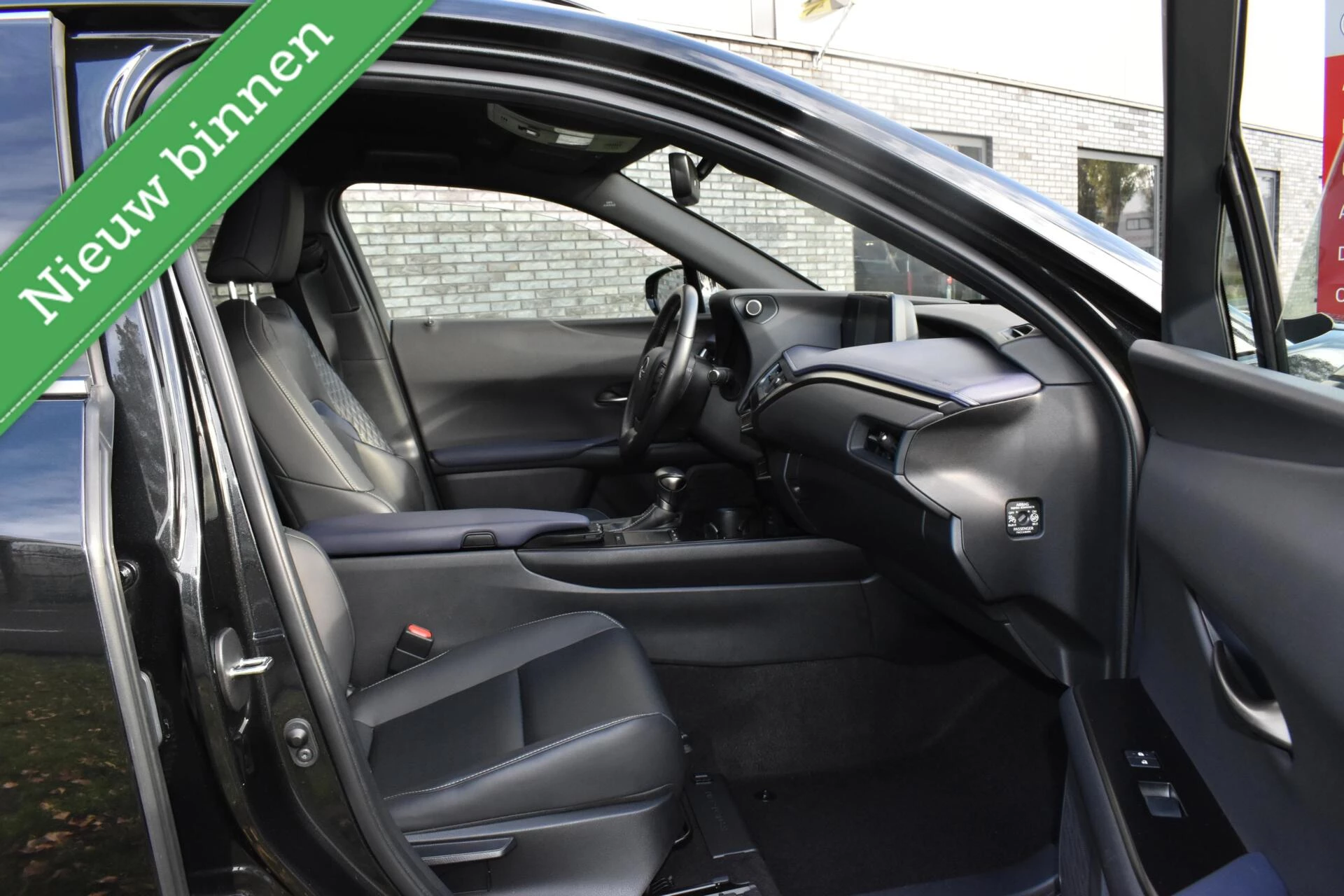 Hoofdafbeelding Lexus UX