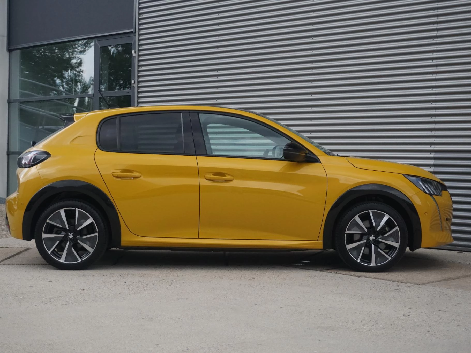 Hoofdafbeelding Peugeot e-208