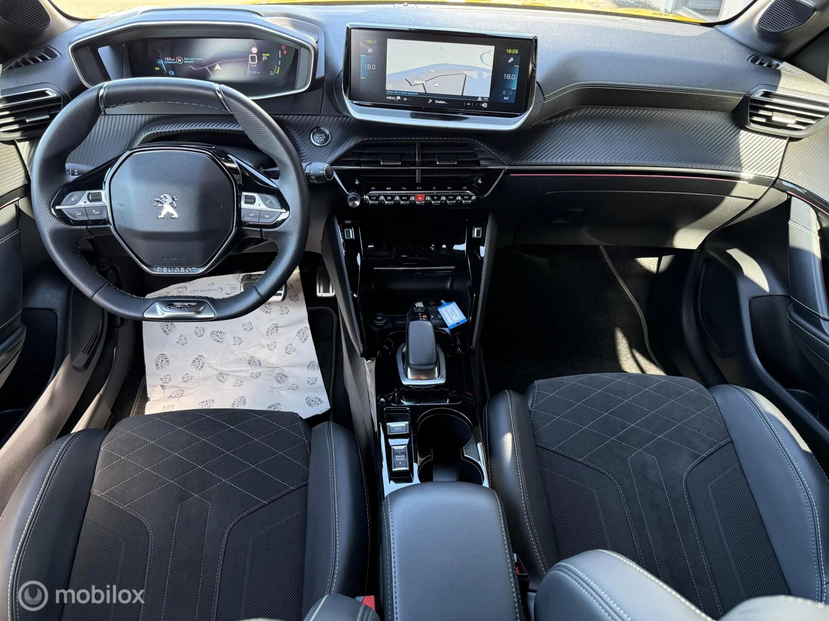 Hoofdafbeelding Peugeot e-208