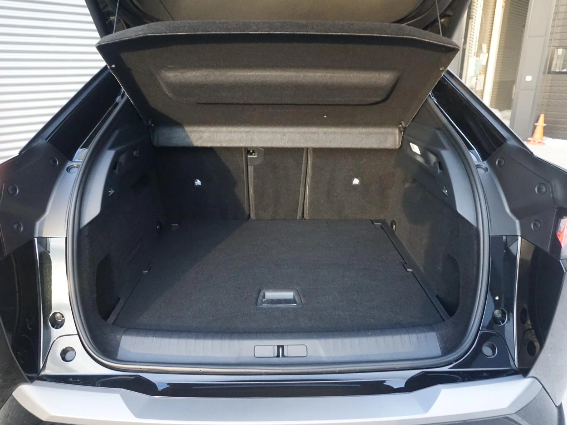 Hoofdafbeelding Peugeot e-3008