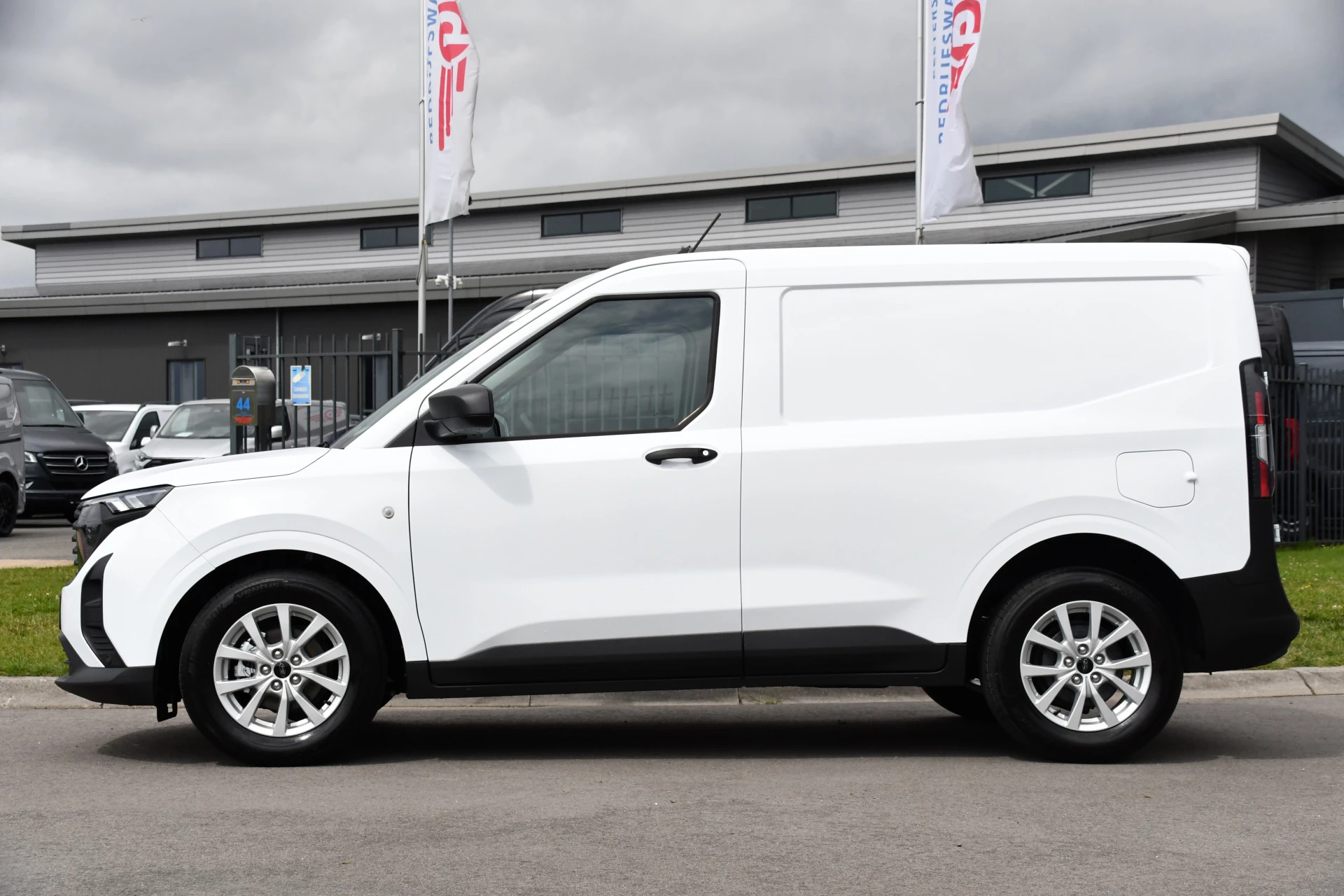 Hoofdafbeelding Ford Transit Courier