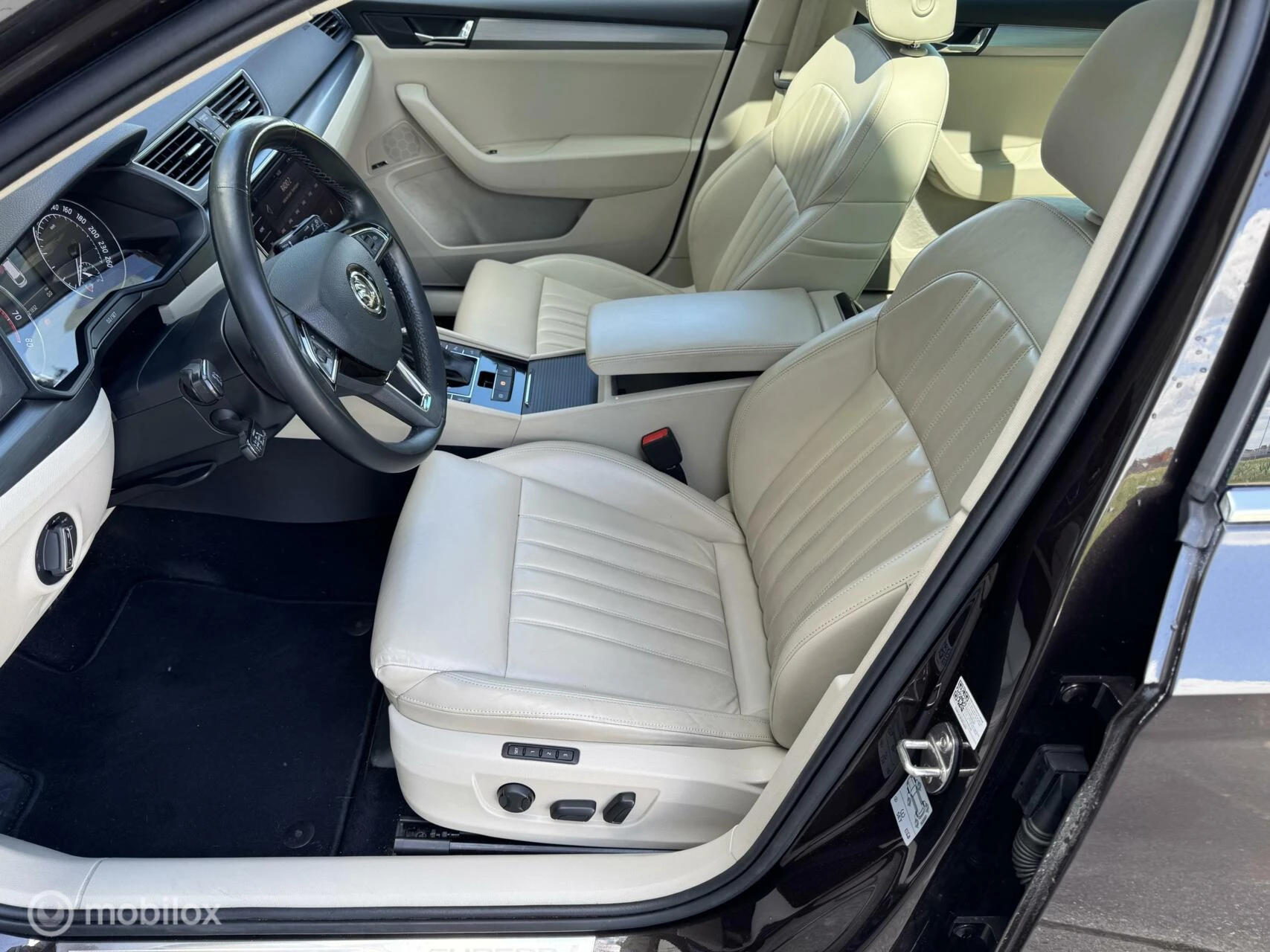 Hoofdafbeelding Škoda Superb