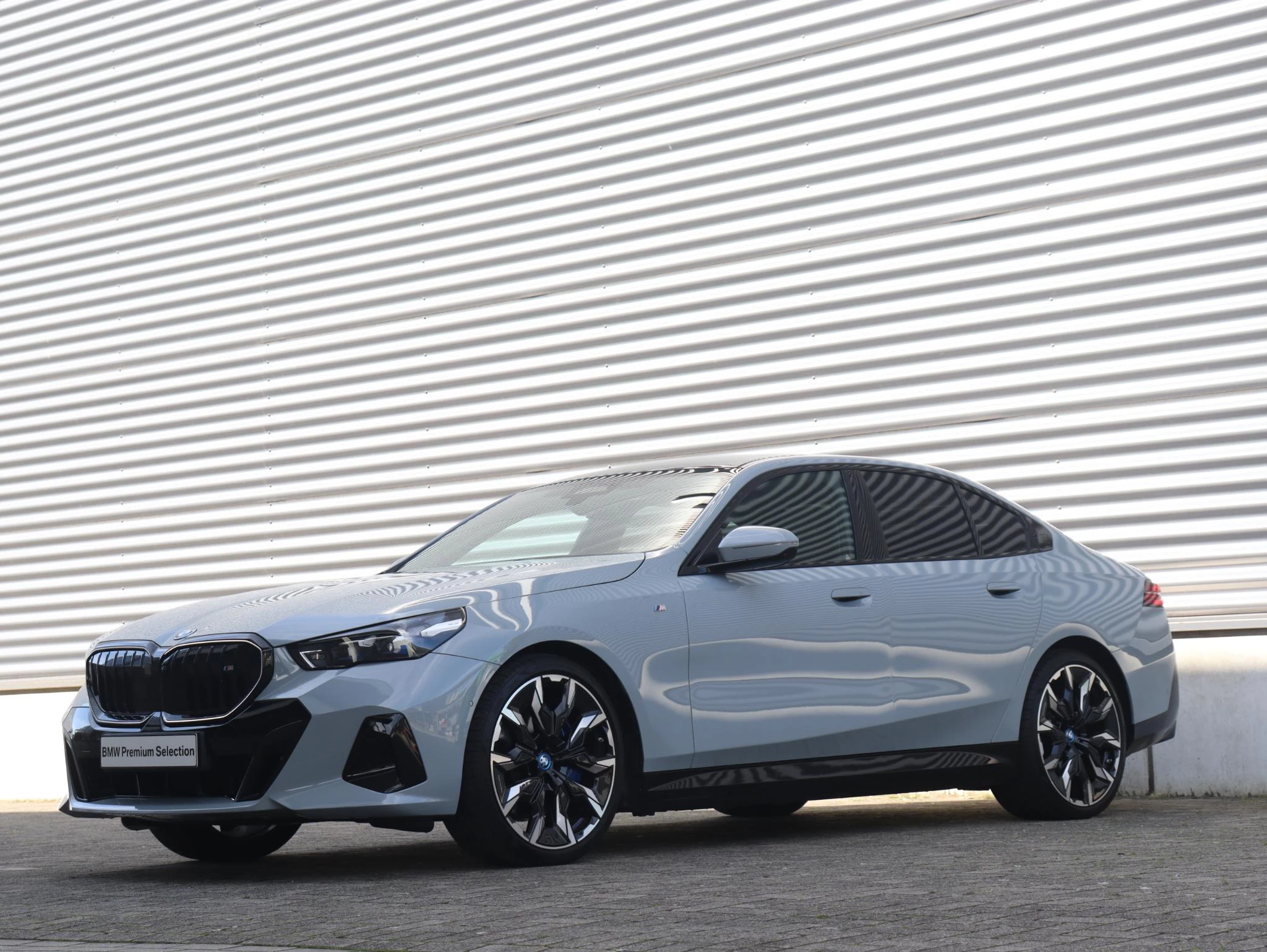 Hoofdafbeelding BMW i5