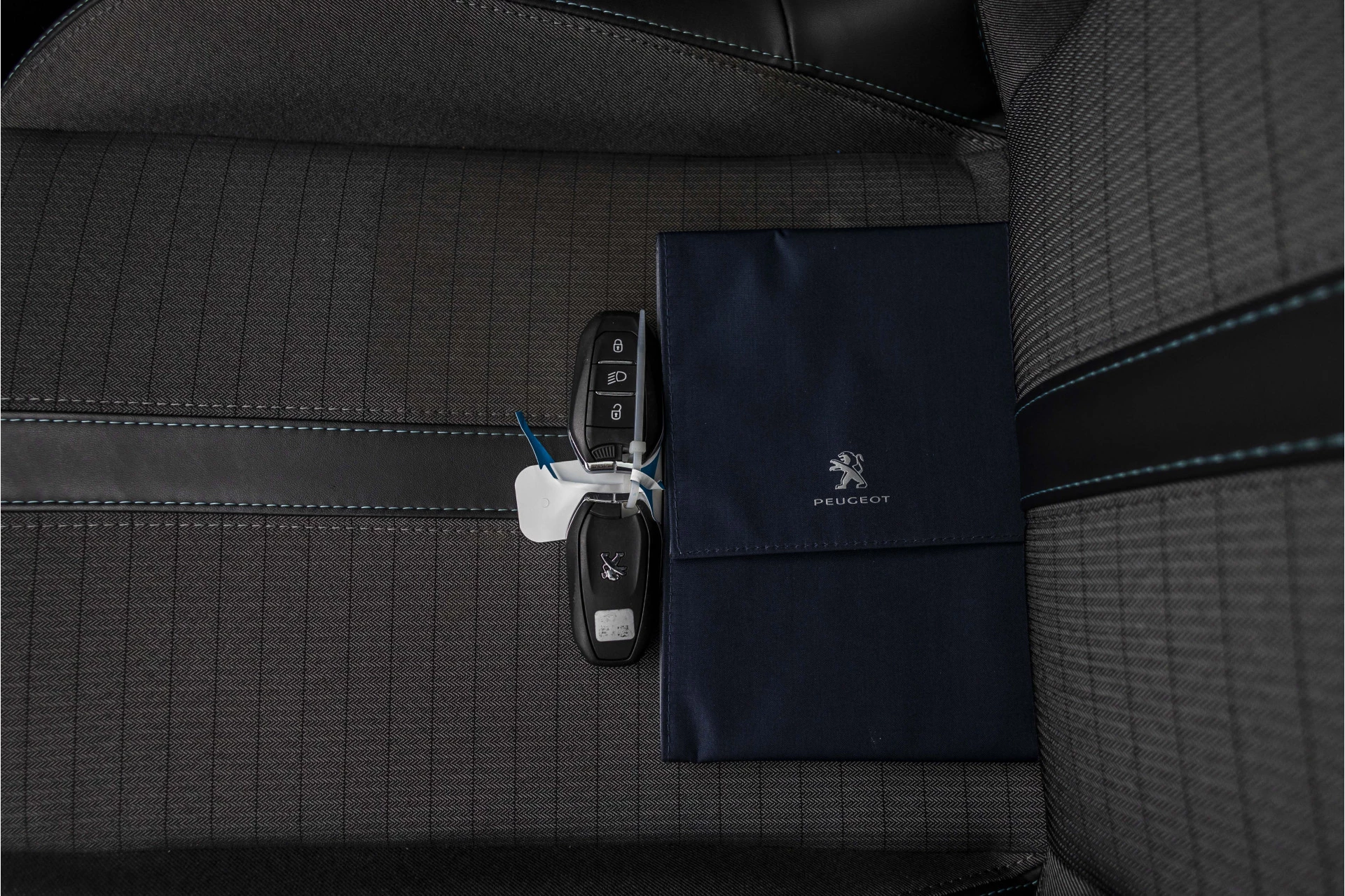 Hoofdafbeelding Peugeot e-208
