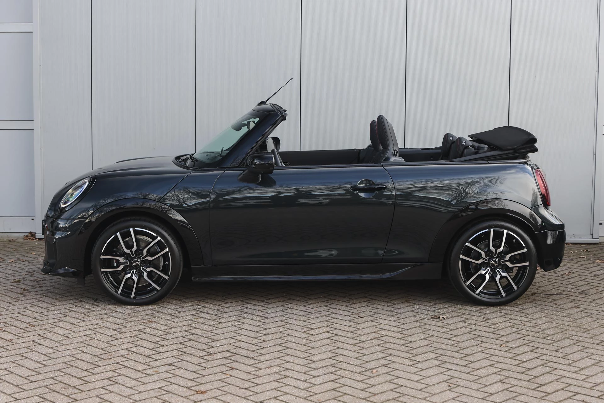 Hoofdafbeelding MINI Cabrio