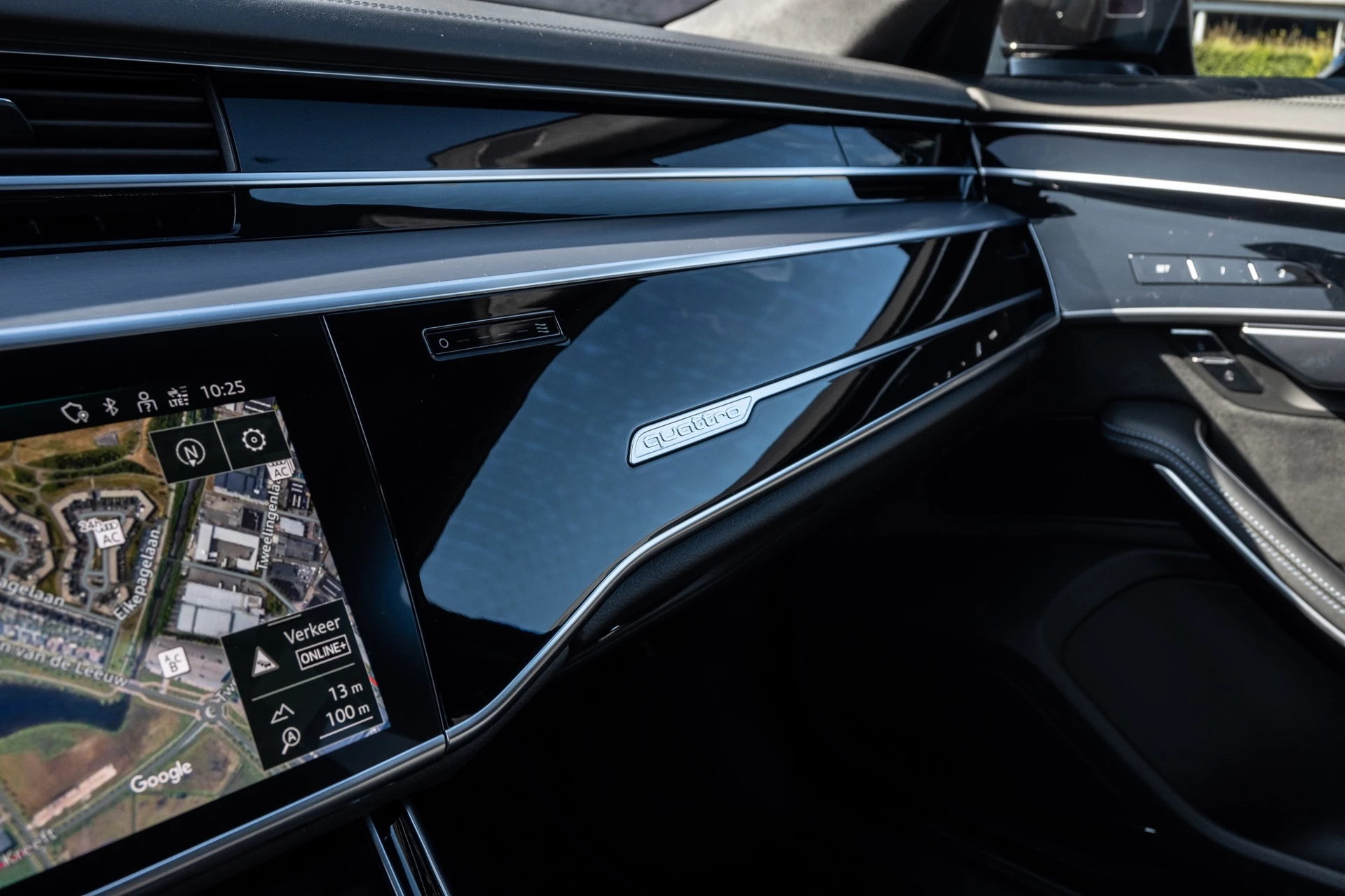 Hoofdafbeelding Audi A8