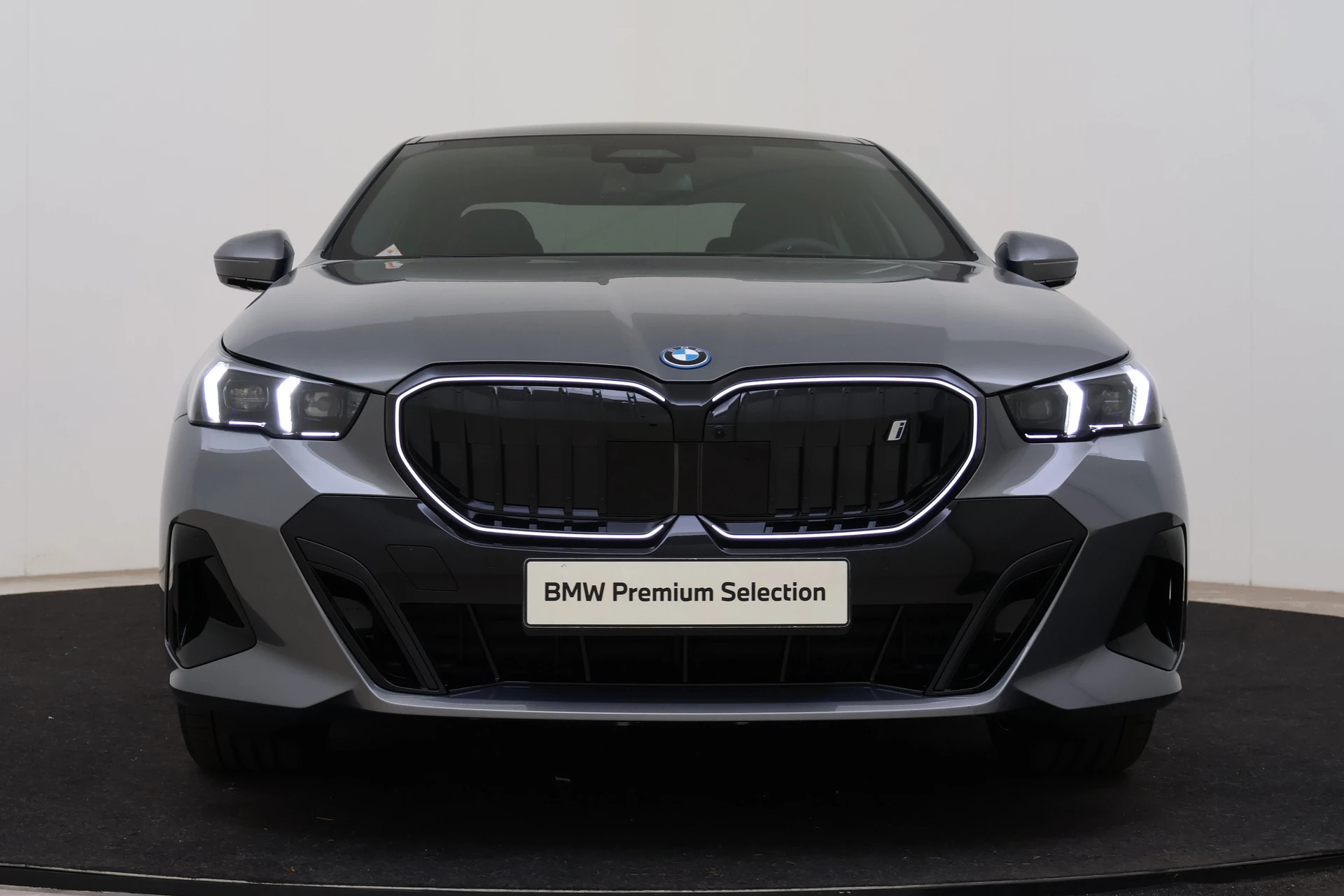 Hoofdafbeelding BMW i5