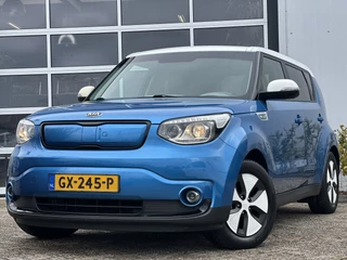 Hoofdafbeelding Kia e-Soul Kia e-Soul EV ExecutiveLine 27 kWh 111PK | Achteruitrijcamera | Bluetooth | Cruise control | Navigatie full map | Keyless entry | Voorstoelen verwarmd | Zeer nette auto!