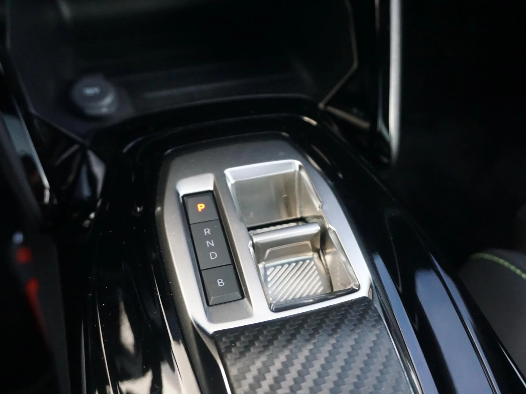 Hoofdafbeelding Peugeot e-2008