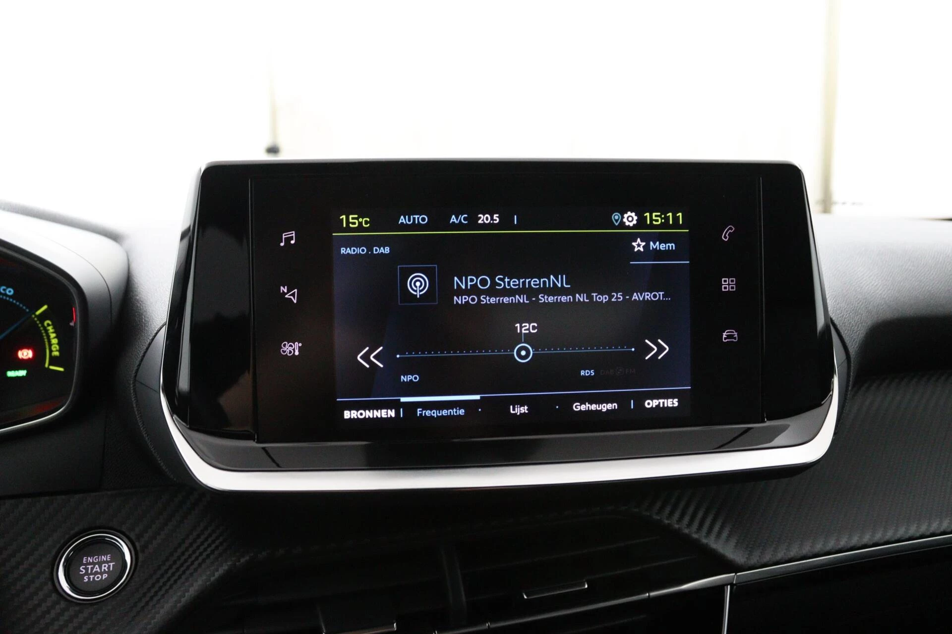 Hoofdafbeelding Peugeot e-2008