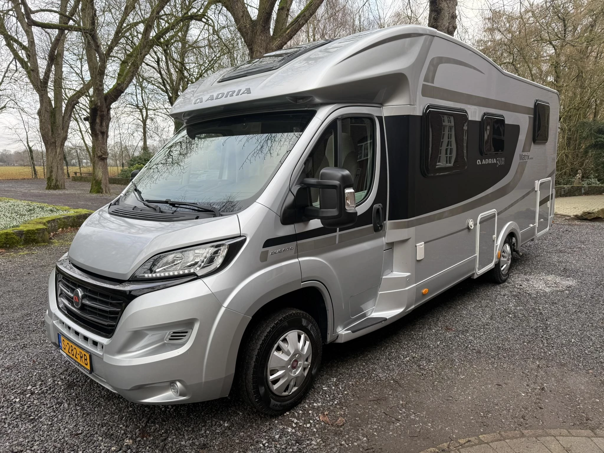 Hoofdafbeelding Adria Matrix m 670 sc