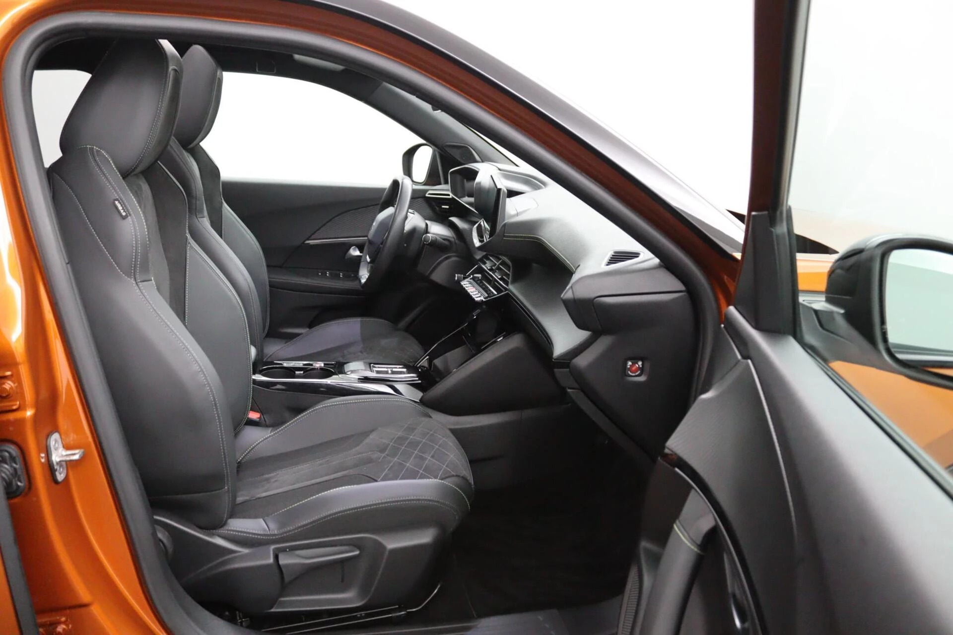 Hoofdafbeelding Peugeot e-2008