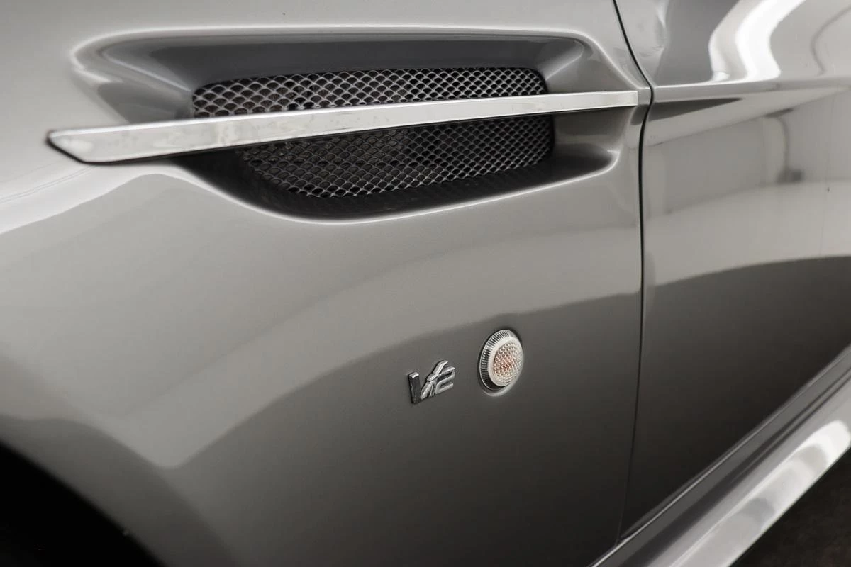 Hoofdafbeelding Aston Martin V12 Vantage
