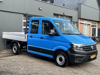Hoofdafbeelding Volkswagen Crafter Volkswagen Crafter 35 2.0 TDI L3 DC Airco Cruise controle Euro 6 Pick-up Telefoonverbinding Voorruit verwarming 6-persoons Open laadbak Pick-up p-up Bakwagen 1e eigenaar
