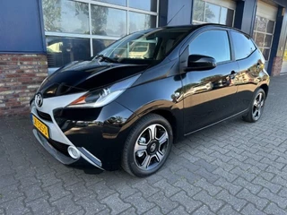 Hoofdafbeelding Toyota Aygo Toyota Aygo 1.0 VVT-I X-CITE CLIMA. CAMERA. LM VELGEN. KEYLESS. ALL.IN.