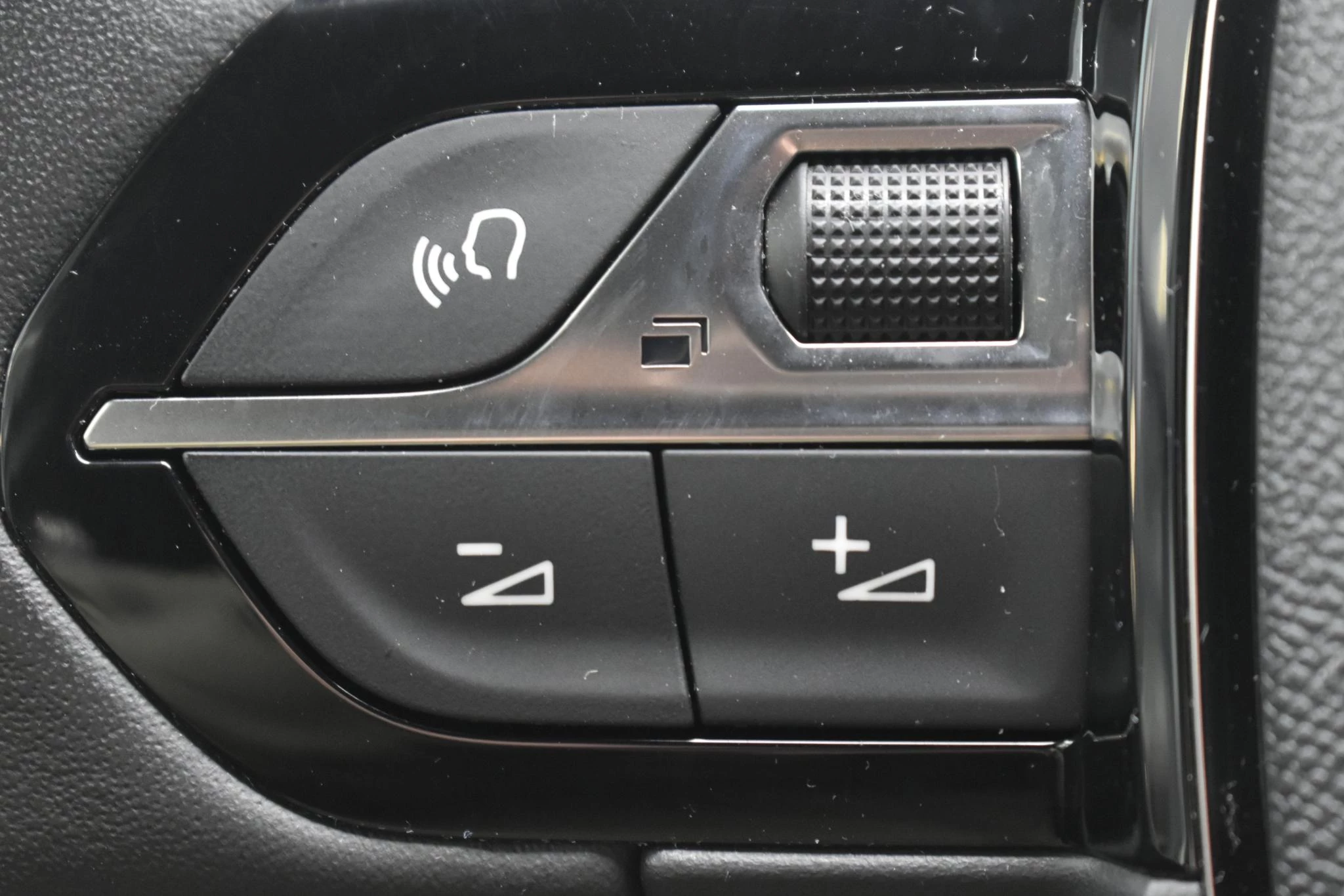 Hoofdafbeelding Peugeot e-2008