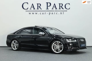 Hoofdafbeelding Audi S8 Audi S8 4.0 TFSI quattro KERAMISCH/NACHTZICHT/LUCHTV/SOFTCLOSE/DAK/LEER+S.VERKOELING+MASSAGE/21"LMV/360/ACC/ECC/12 MND GARANTIE!