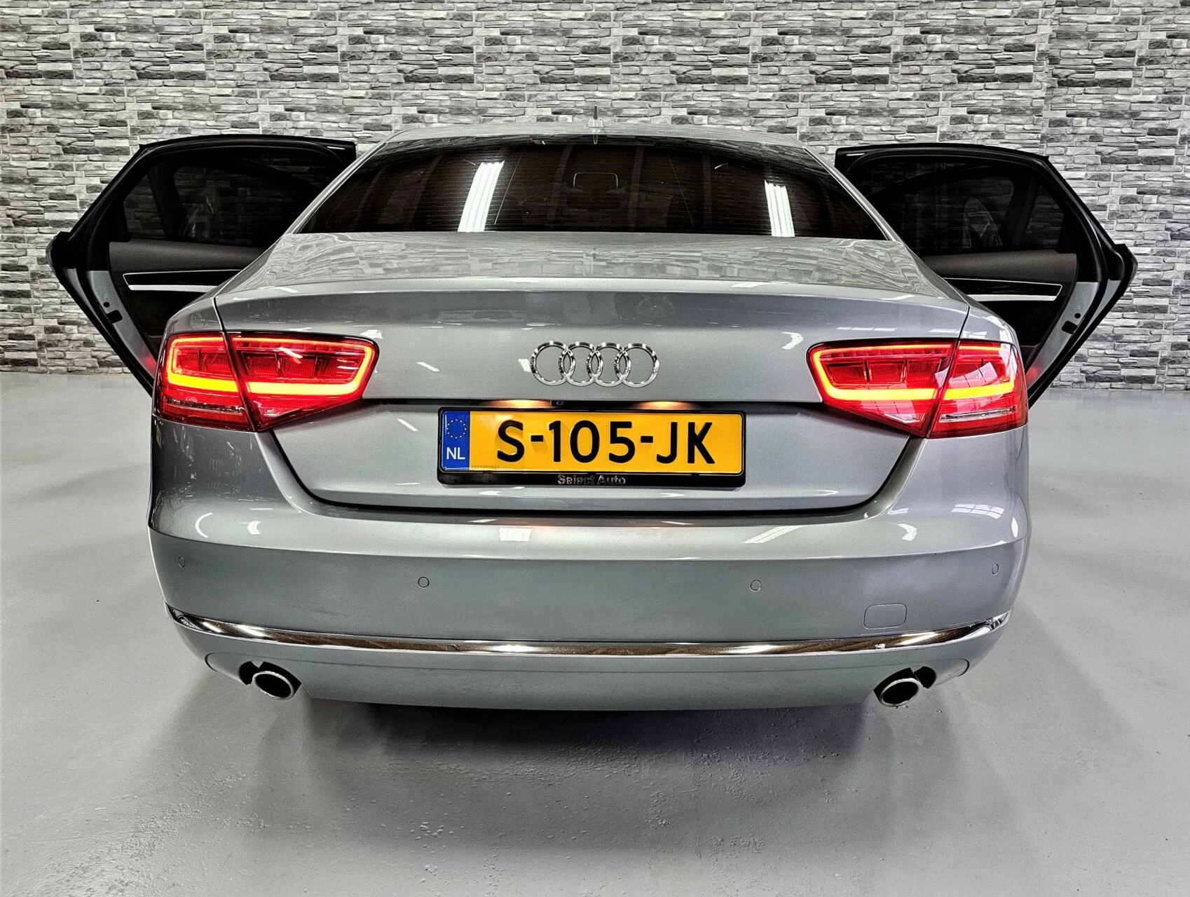 Hoofdafbeelding Audi A8