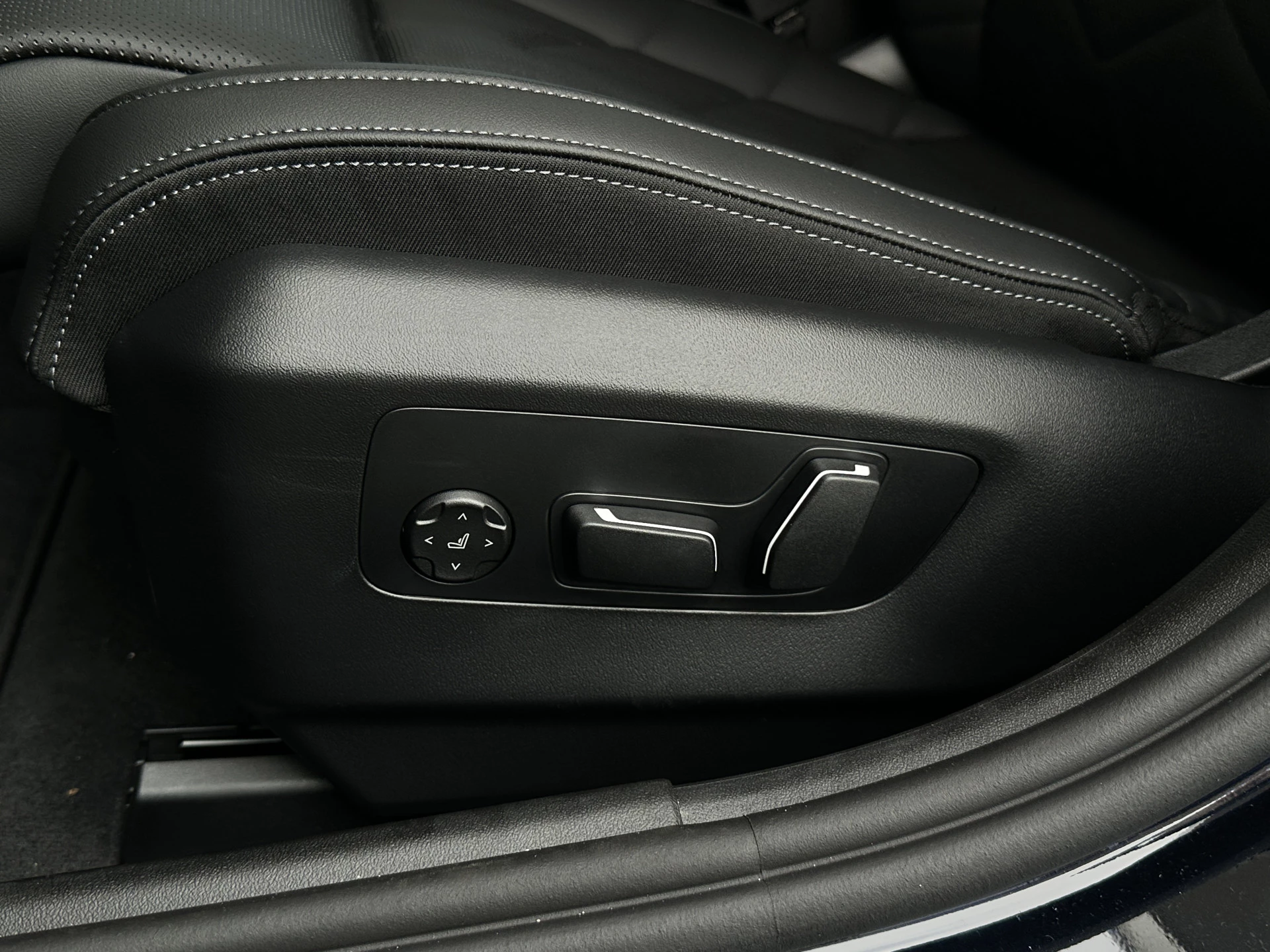 Hoofdafbeelding BMW i5